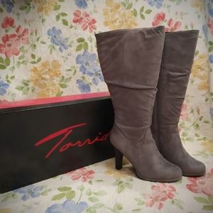 Beautiful Suede Torrid Knee High Rouched Boots